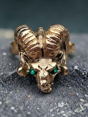 🐏 Vintage Rams Head Ring